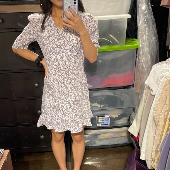 DAZY purple dress with white floral pattern. Size small but fits XS. - Picture 2 of 3